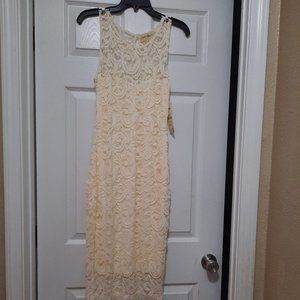 Wishful Park - Medium White Sleeveless Dress